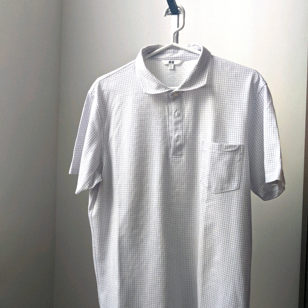 Men's 100% cotton Uniqlo polo shirt